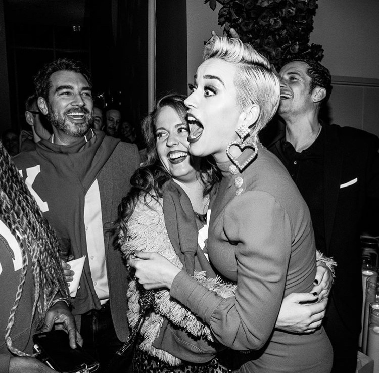 katy perry được bạn trai cầu hôn ảnh 3 katy perry duoc ban trai cau hon anh 3