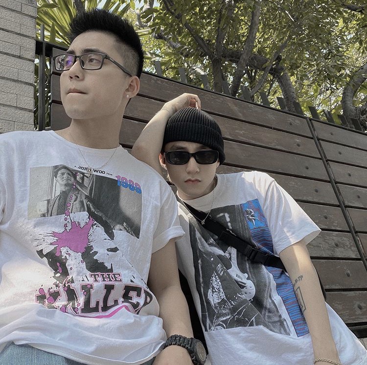 son tung va em trai anh 3