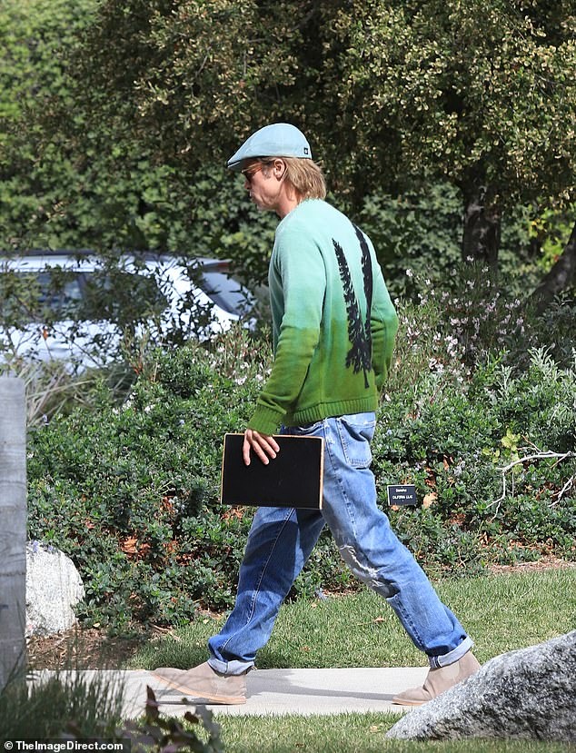 brad pitt đi dạo một mình ảnh 2 brad pitt di dao mot minh anh 2