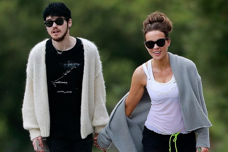 Nu dien vien ‘Tran Chau cang’ hen ho ban trai kem 24 tuoi hinh anh