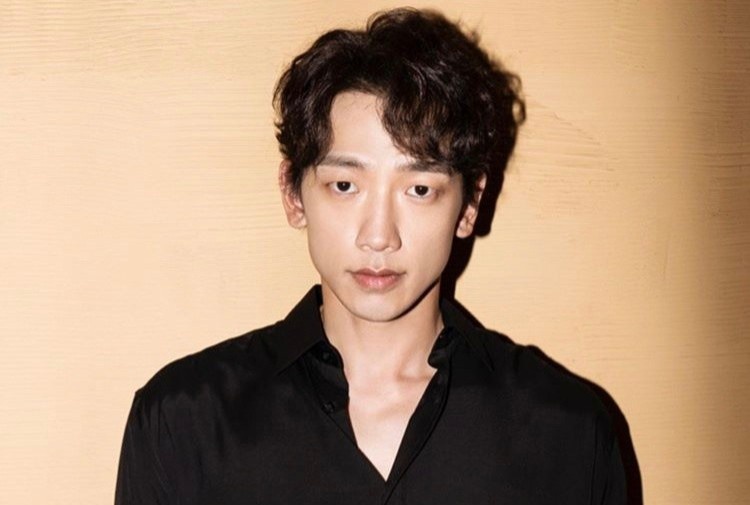 Bi Rain giam 10 kg khi o nha hinh anh