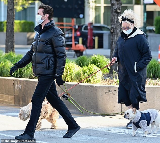 Hugh Jackman va vo anh 6