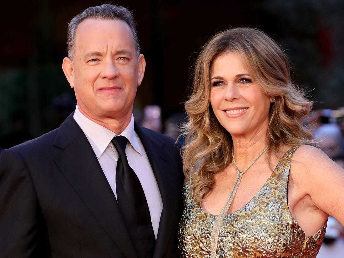 Tom Hanks va vo hien mau de nghien cuu vaccine chua Covid-19 hinh anh