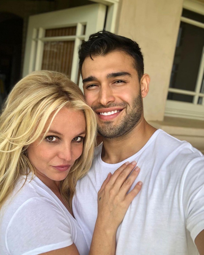 Britney Spears hẹn hò Sam Asghari ảnh 2 Britney Spears hen ho Sam Asghari anh 2