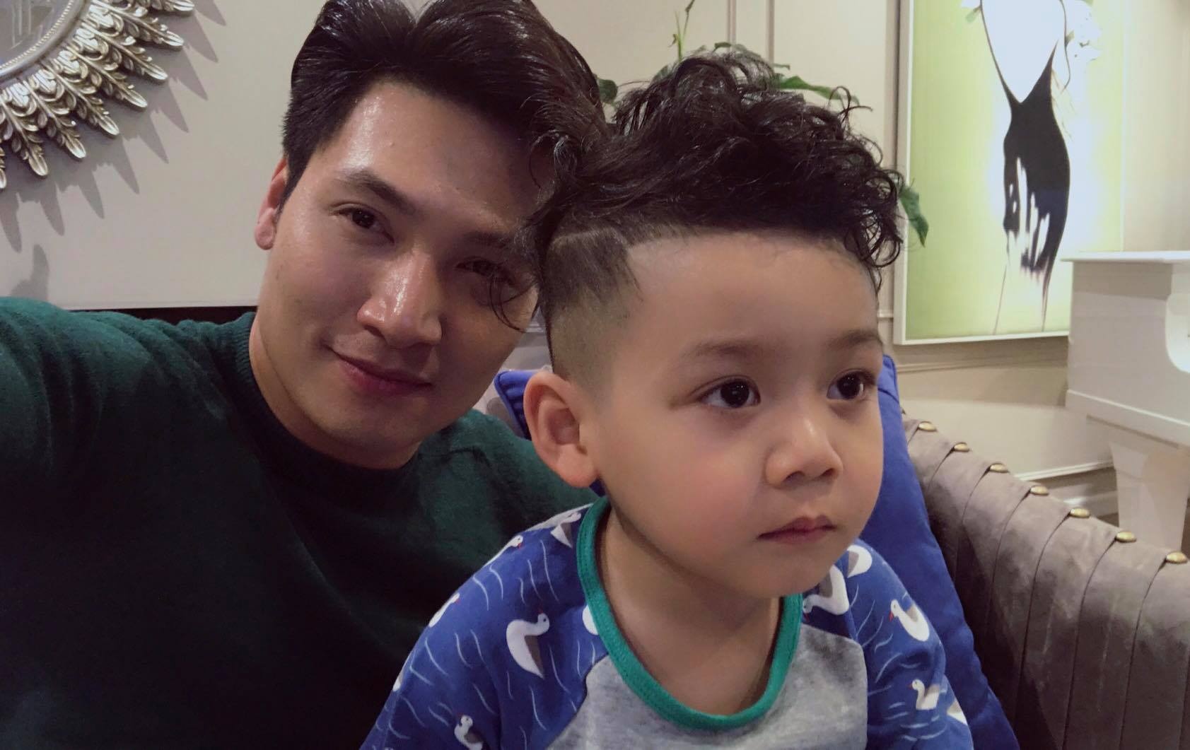 Con trai 4 tuoi cua dien vien Manh Truong noi tieng Anh luu loat hinh anh