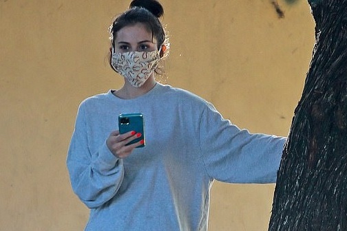 Selena Gomez sut can sau thoi gian chua benh hinh anh