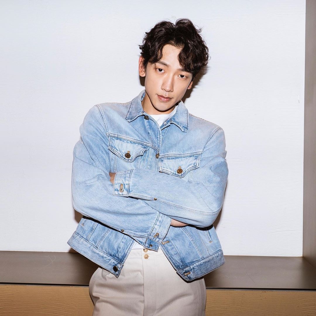 bi rain khoe mui bung anh 16