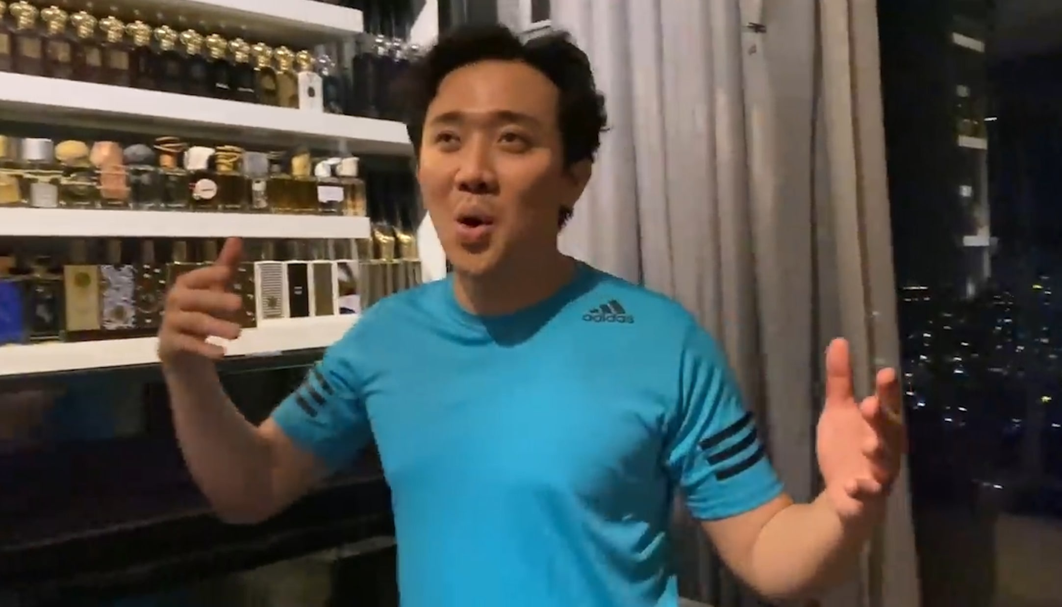 Tran Thanh gia giong loat ca si Viet hinh anh