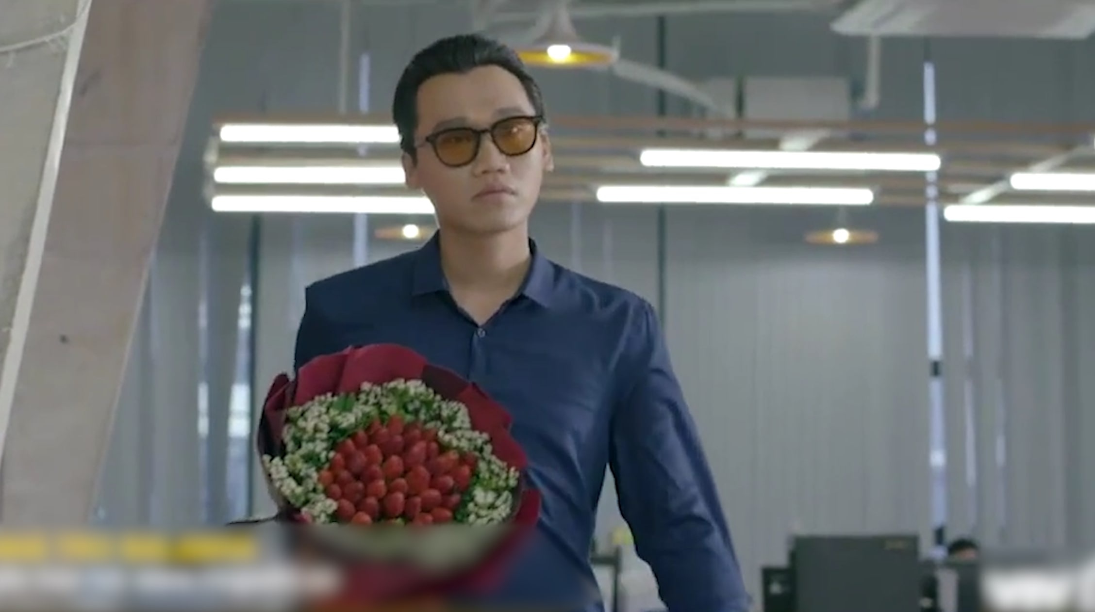 Bach (Xuan Nghi) hai huoc xuat hien tren nen nhac 'Tay Du Ky 1986' hinh anh