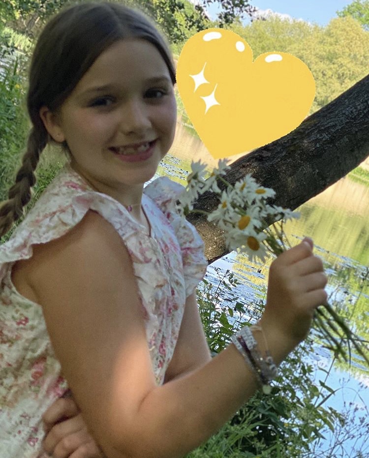 con gai David beckham anh 1