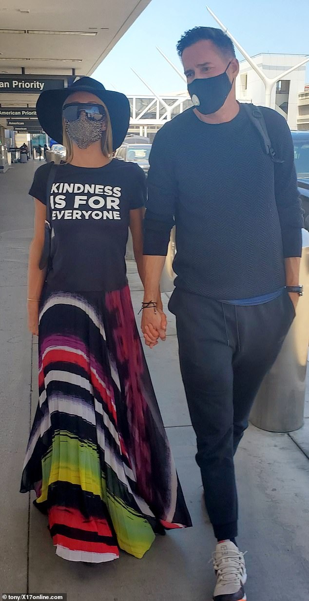 paris hilton và bạn trai mới ảnh 2 paris hilton va ban trai moi anh 2