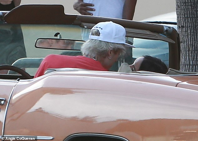 megan fox hen ho tinh tre anh 3