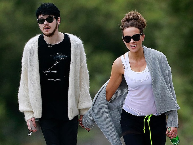 Kate Beckinsale yeu nam ca si kem 24 tuoi hinh anh