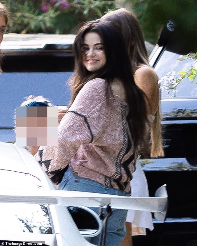 selena gomez hien tai anh 1