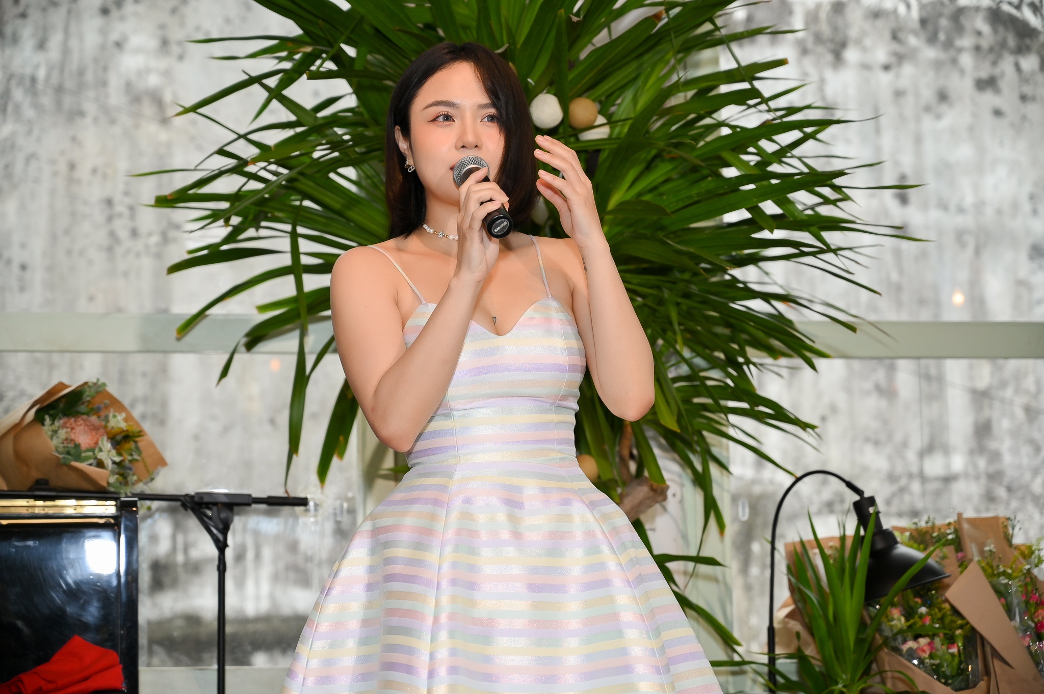 Thai Trinh cover anh 1