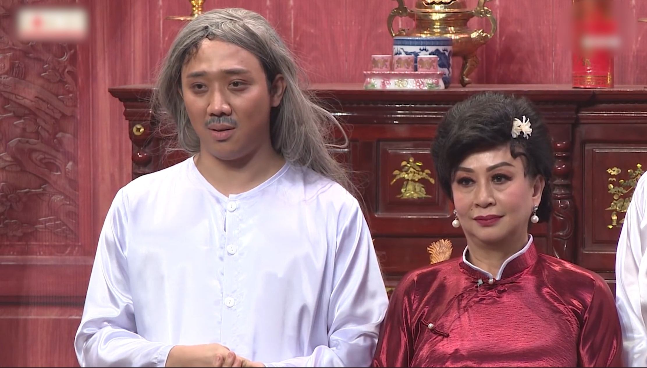 Tran Thanh dien cung than tuong Minh Phuong hinh anh