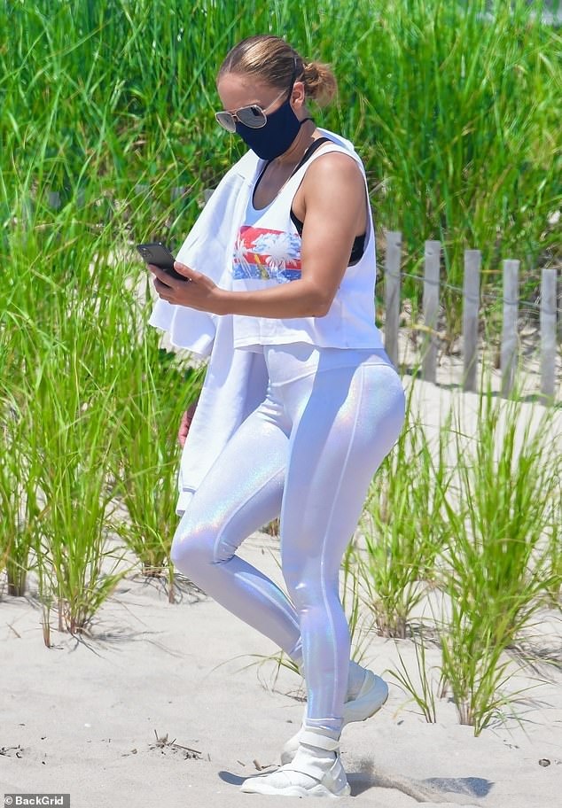 Jennifer Lopez bi chi trich anh 5