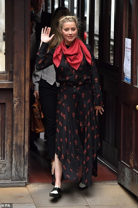 vụ kiện johnny depp amber heard ảnh 1 vu kien johnny depp amber heard anh 1