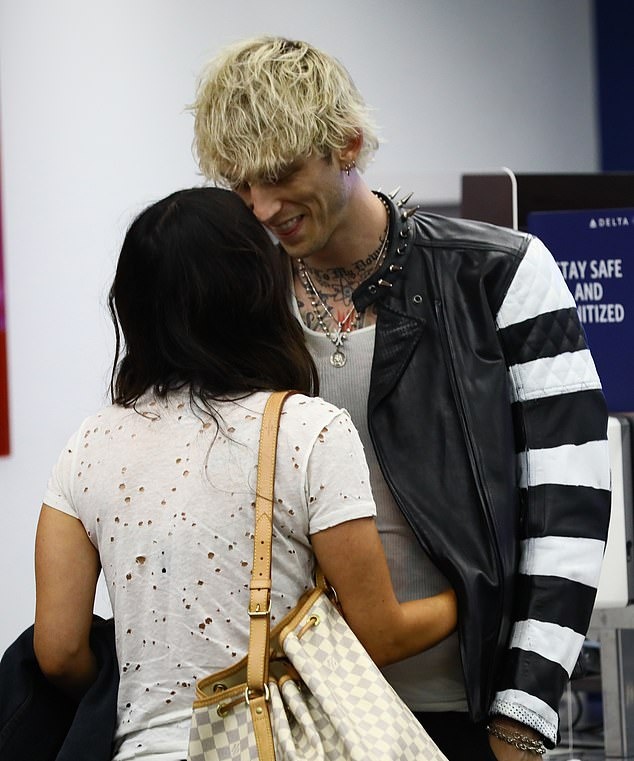 Megan Fox quen trai trẻ ảnh 10 Megan Fox quen trai tre anh 10