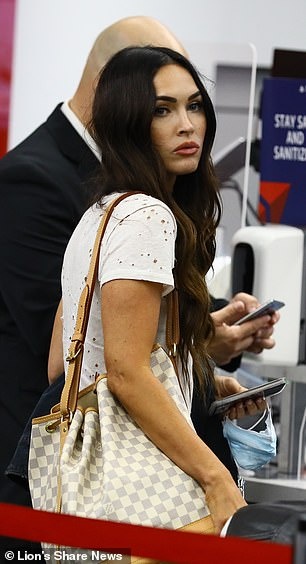 Megan Fox quen trai trẻ ảnh 7 Megan Fox quen trai tre anh 7