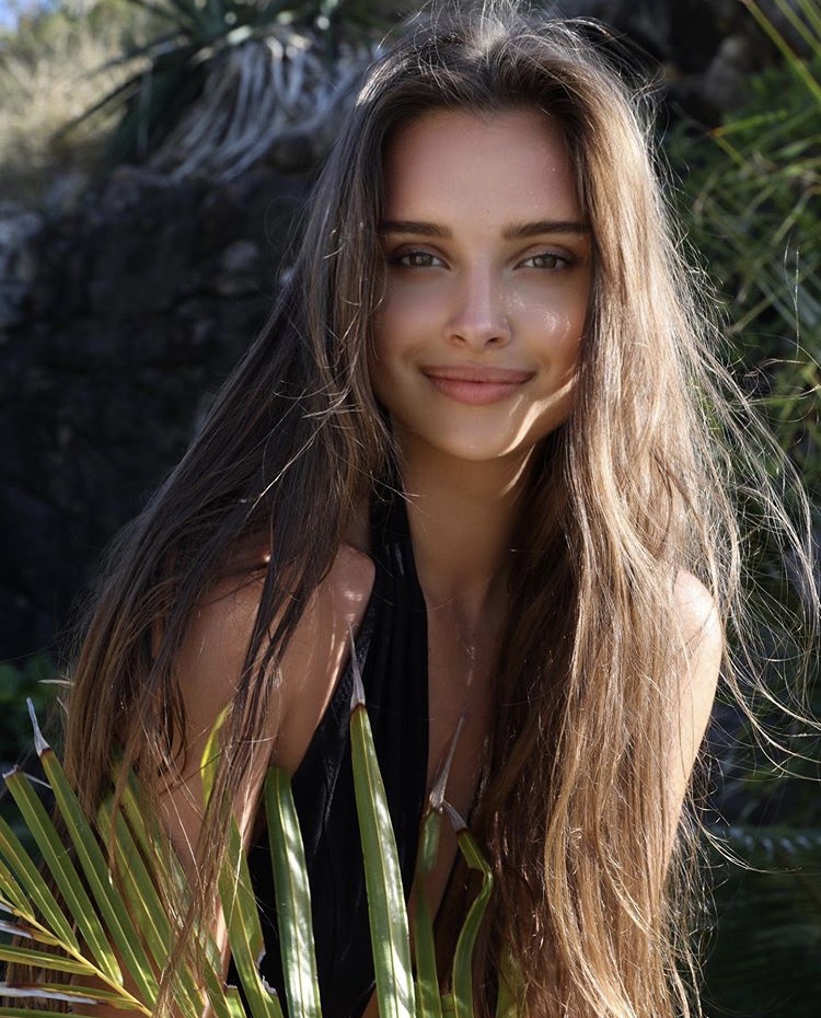 Karolina Sevastyanova la ai anh 14