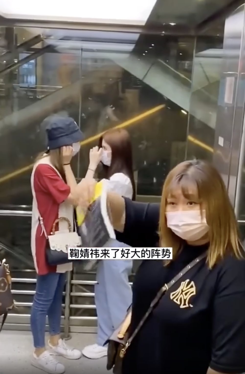 cuc tinh y gay tranh cai anh 2