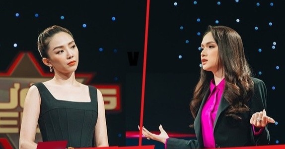 Huong Giang chat van Toc Tien ve viec khoc o The Voice 2018 hinh anh