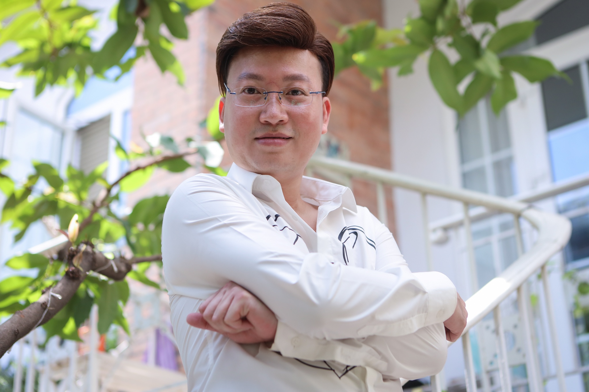 Sy Luan: 'Toi va vo cai nhau nhu com bua' hinh anh