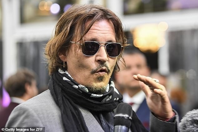 johnny depp xuống sắc ảnh 1 johnny depp xuong sac anh 1