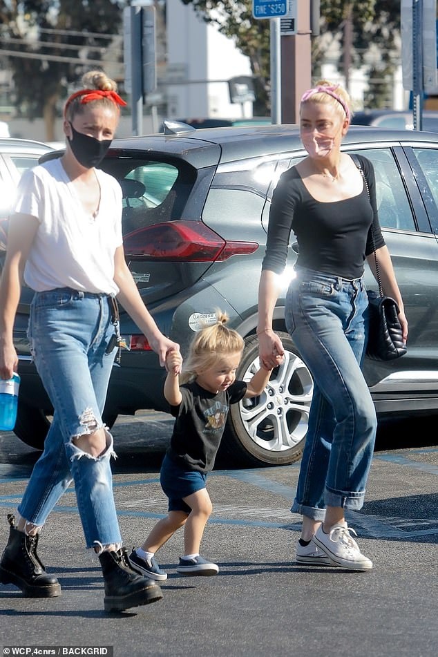 amber heard dao pho anh 1