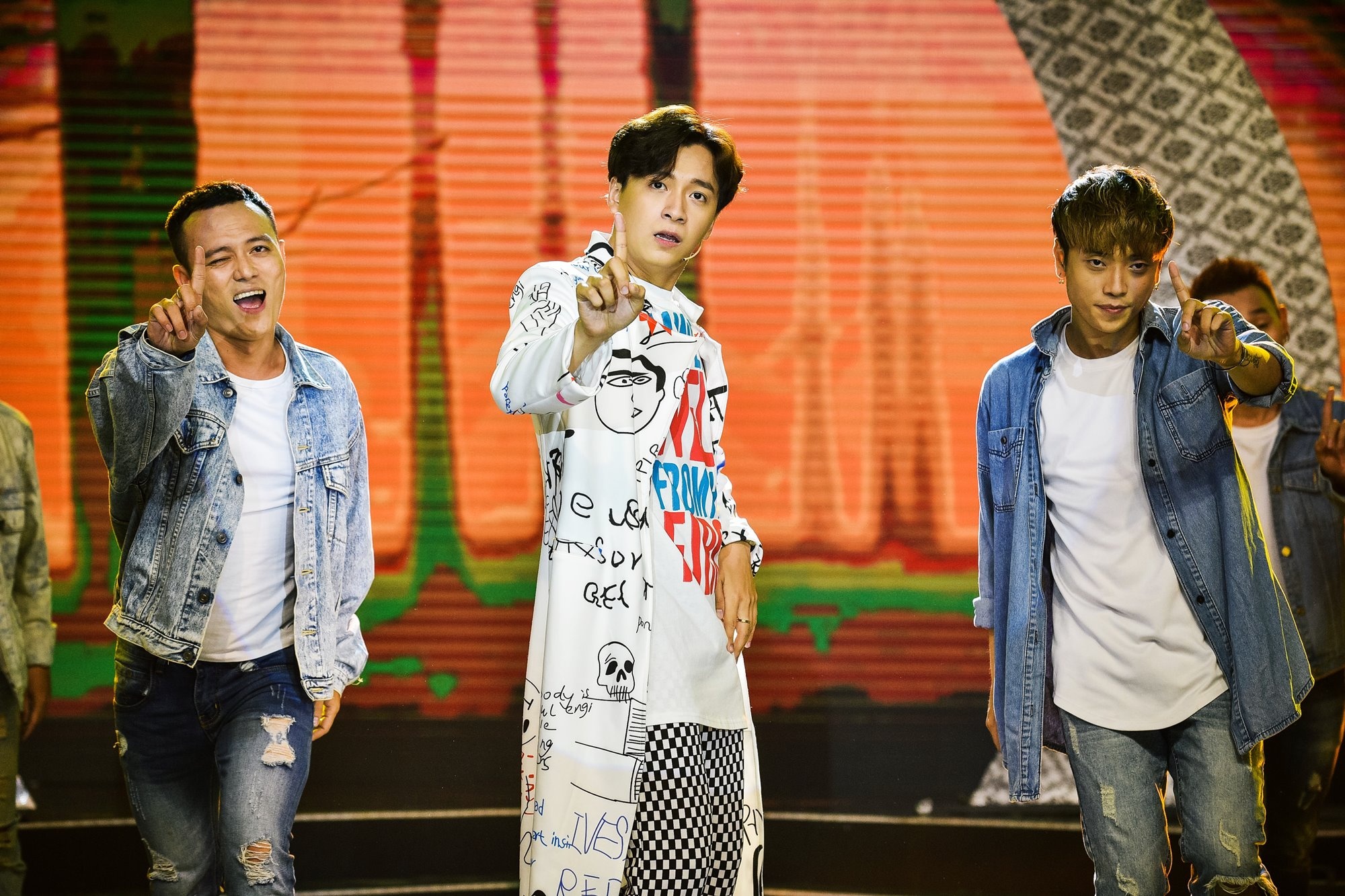 Hari Won, Ngo Kien Huy thu doc rap hinh anh