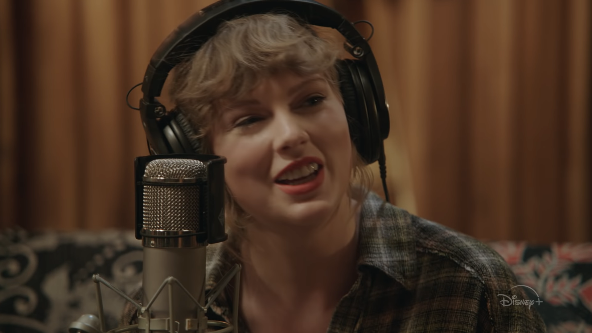 ban trai taylor swift sang tac folklore anh 1