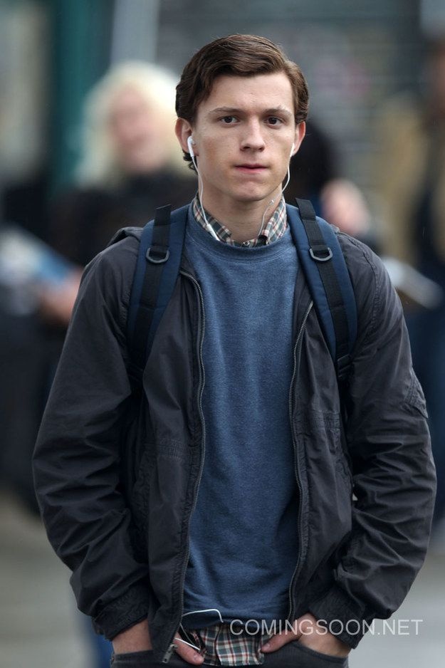tom holland spiderman ảnh 1 tom holland spiderman anh 1