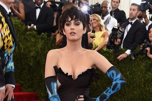 Katy Perry quyet tam tu bo chung nghien mua sam hinh anh