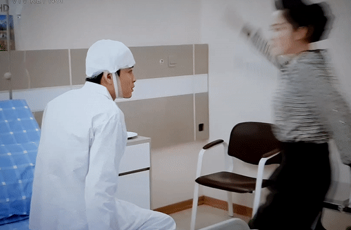 Kien (Hong Dang) bi 3 ban dien tat o 'Huong duong nguoc nang' hinh anh