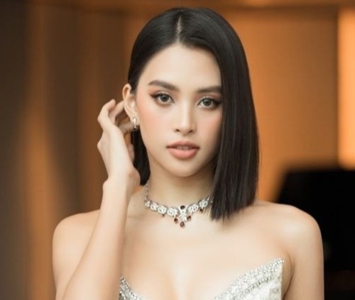 Vu dao cua Hoa hau Tieu Vy hinh anh