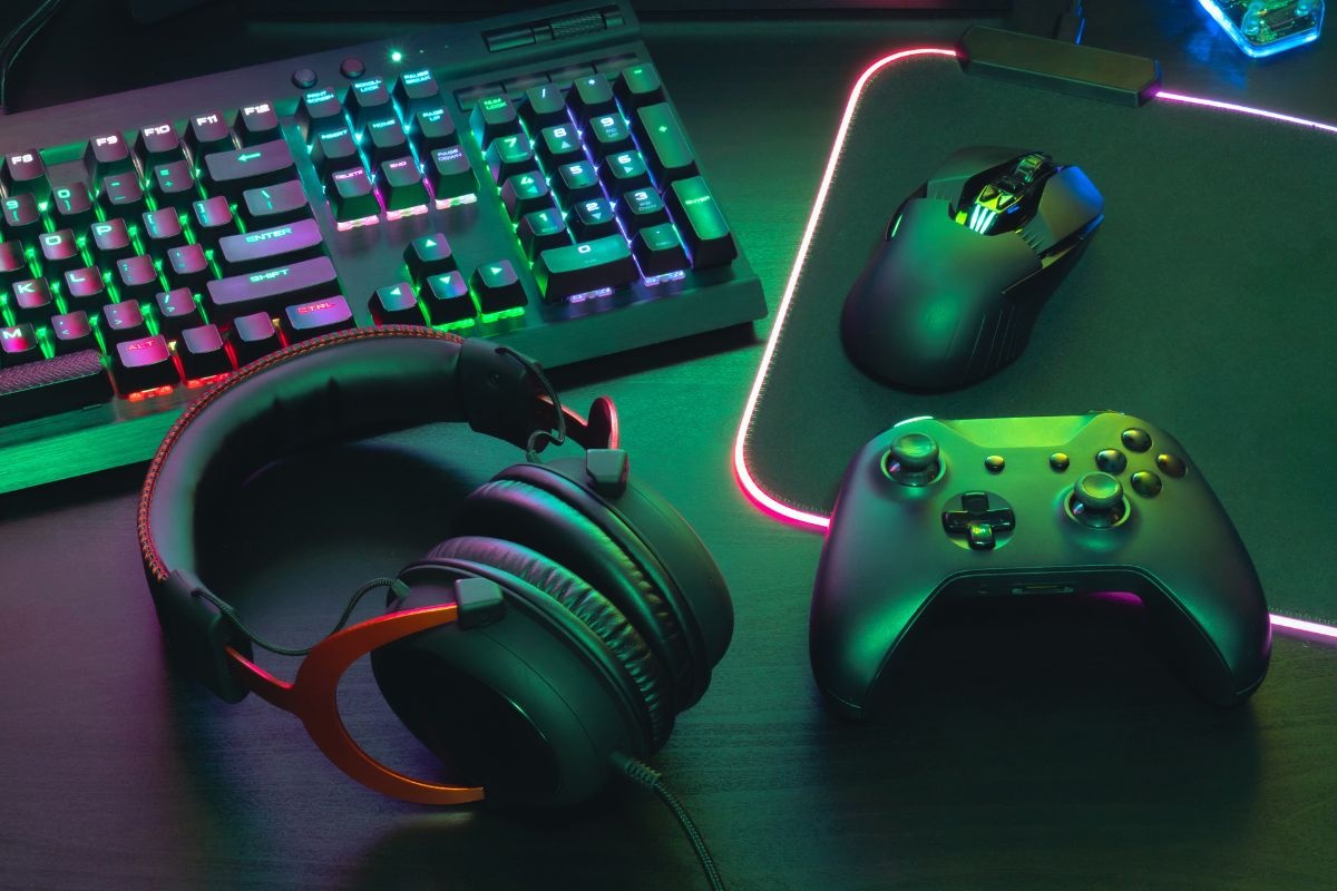 game,  thoi trang,  nganh cong nghiep,  skin,  Gucci,  Ralph Lauren,  game thu,  doanh so,  ban hang,  bo suu tap anh 4