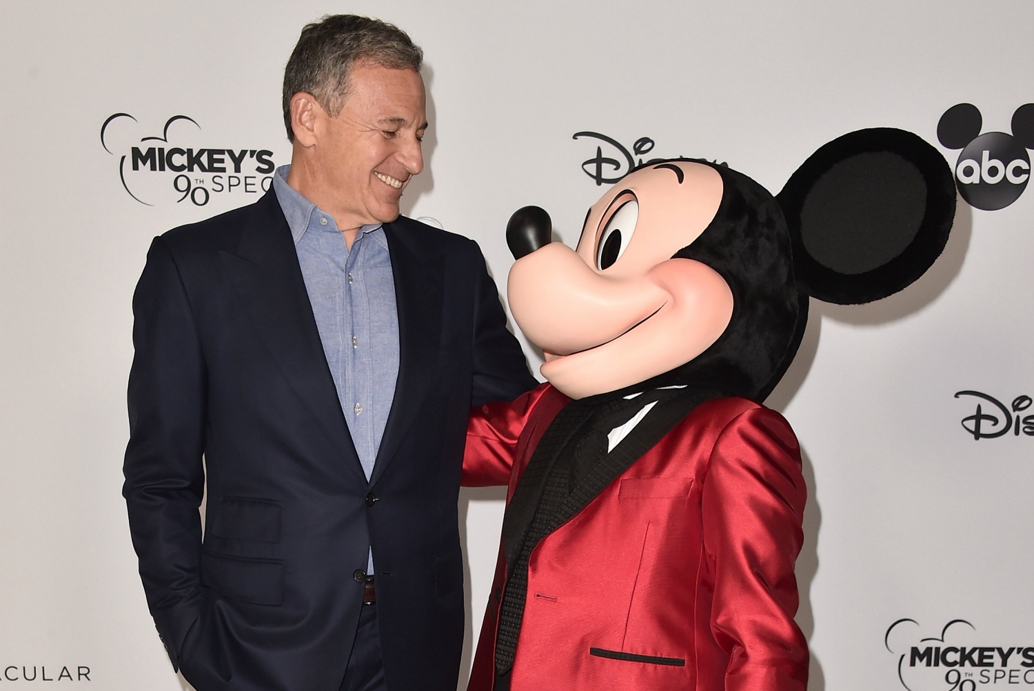 disney,  CEO,  Bob Iger,  lanh dao,  quan tri,  giam doc dieu hanh,  starbucks,  Howard Schultz,  chien luoc anh 1