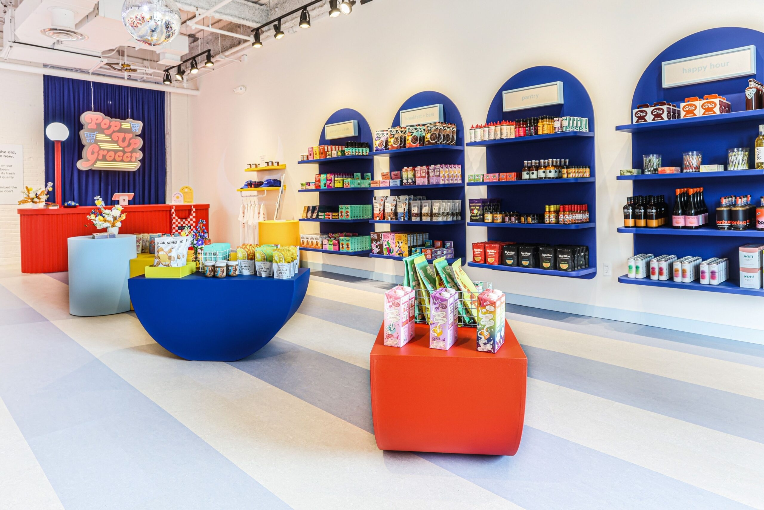 san pham mau,  samples,  chien luoc,  kinh doanh , ban le,  DTC,  quang cao,  chi phi,  marketing,  thuong hieu,  khach hang,  doanh so anh 1