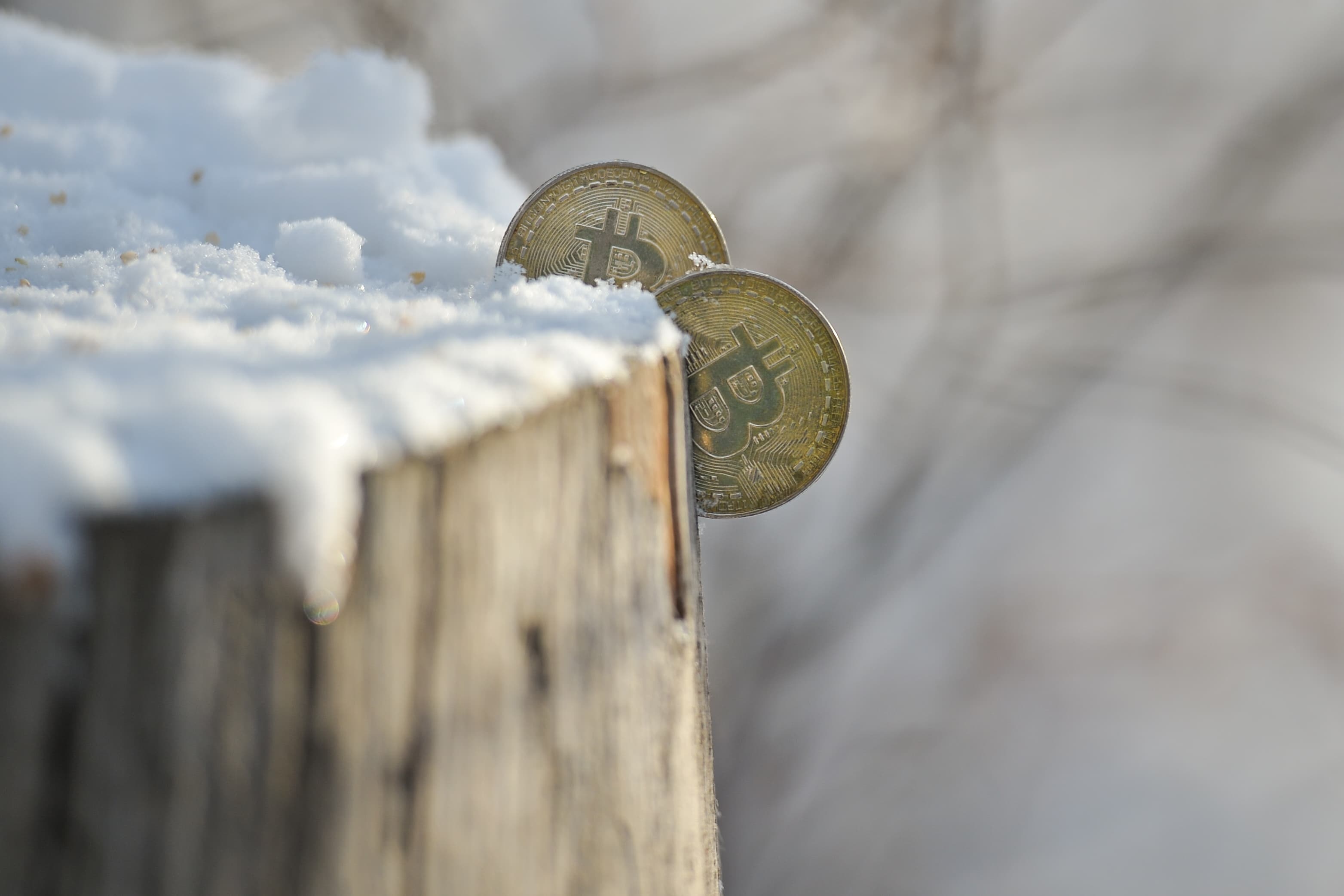 tien ma hoa,  mua dong,  tien so,  tai san so,  tien dien tu,  luat phap,  sup do,  Terra,  FTX,  san giao dich,  phi tap trung,  tai chinh,  chung khoan anh 1