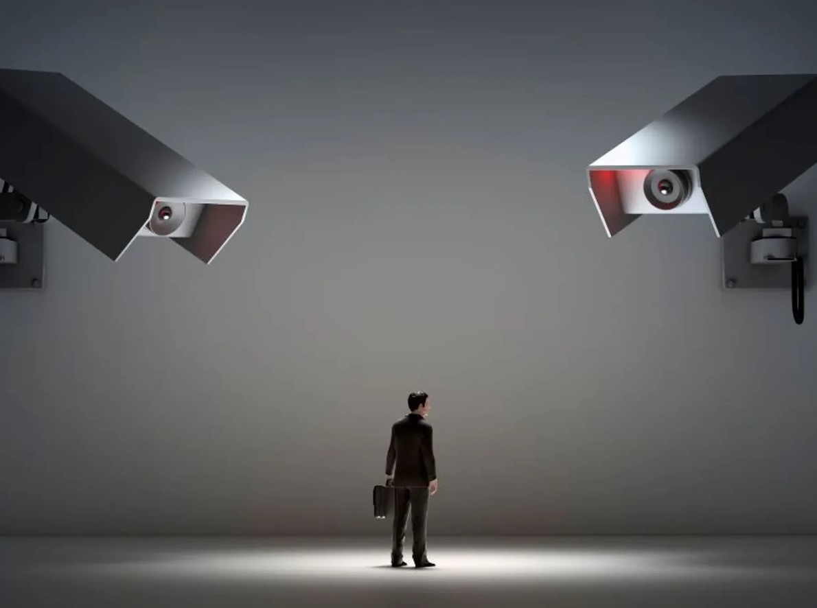 Dau tu cong nghe giam sat nhan vien tang manh hinh anh