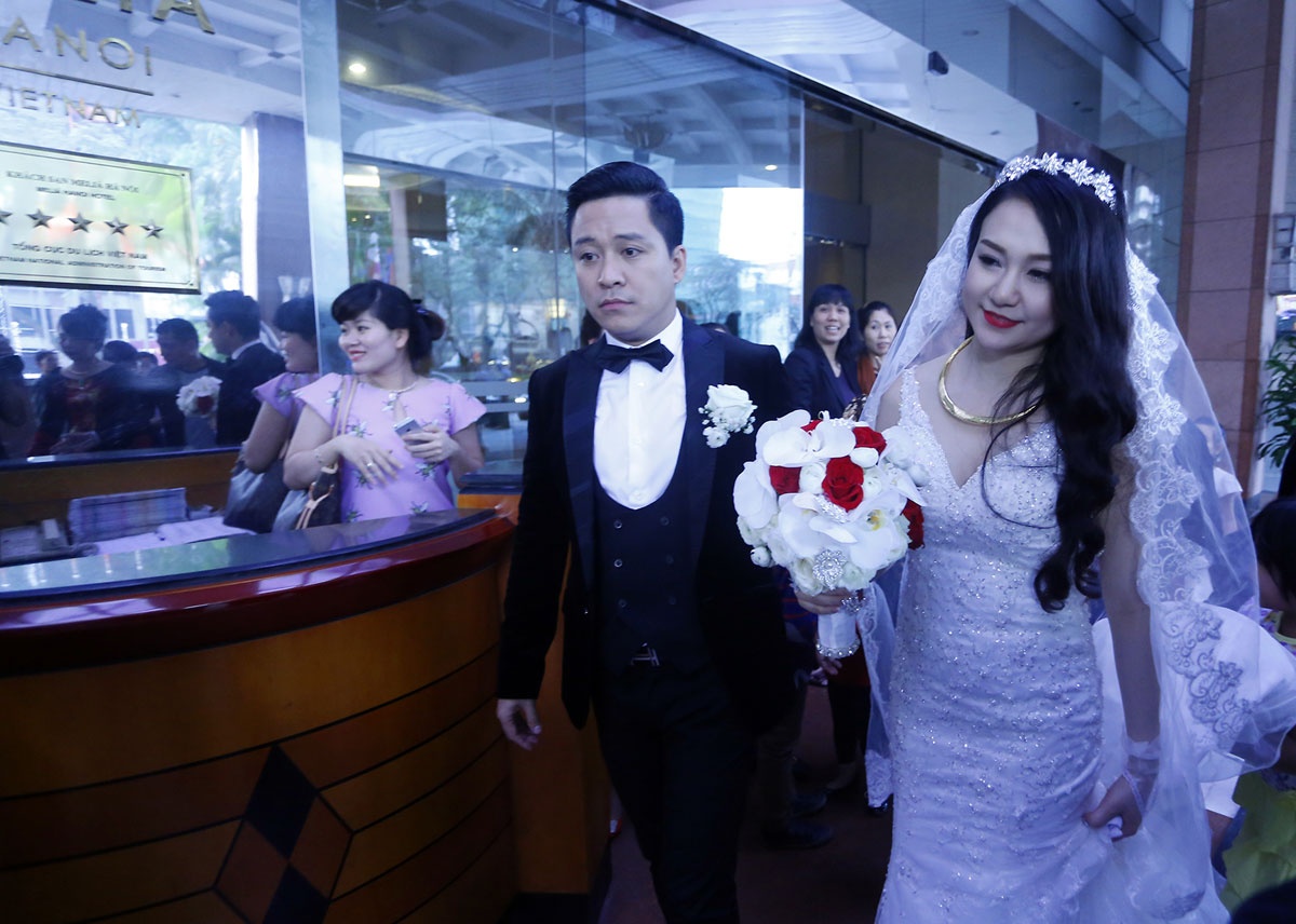 Tuan Hung nong nan ben co dau hinh anh