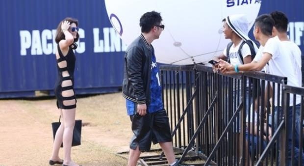 Sao nu gay phan no vi khong mac noi y hinh anh