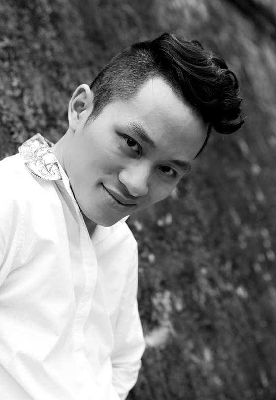 Anh đã từ chối làm giám khảo The Voice mùa đầu tiên.