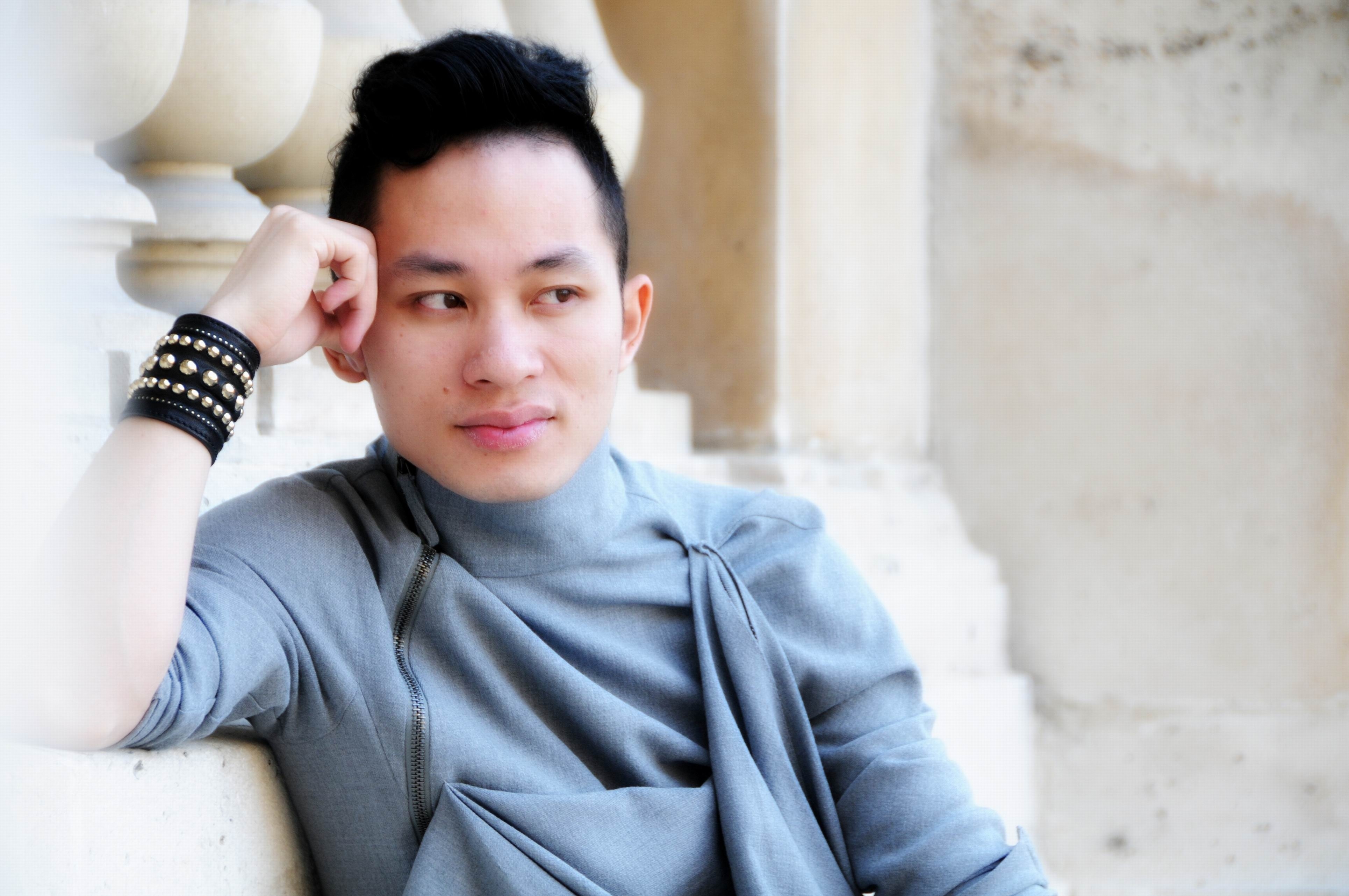 Tung Duong hat 'Noi dao xa' hinh anh