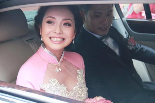 4 xe ruoc dau tren  ty dong cua sao Viet hinh anh