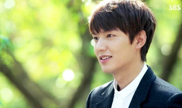 Kim Tan vào đề thi Vật Lý.