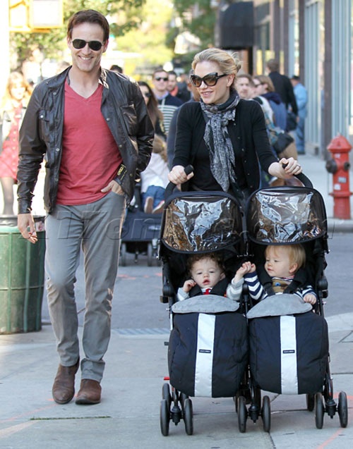 Gia đình hạnh phúc của ngôi sao lưỡng tính Anna Paquin.