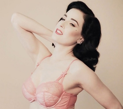 Đồ lót không thể sexy nếu như không làm từ chất liệu tốt.