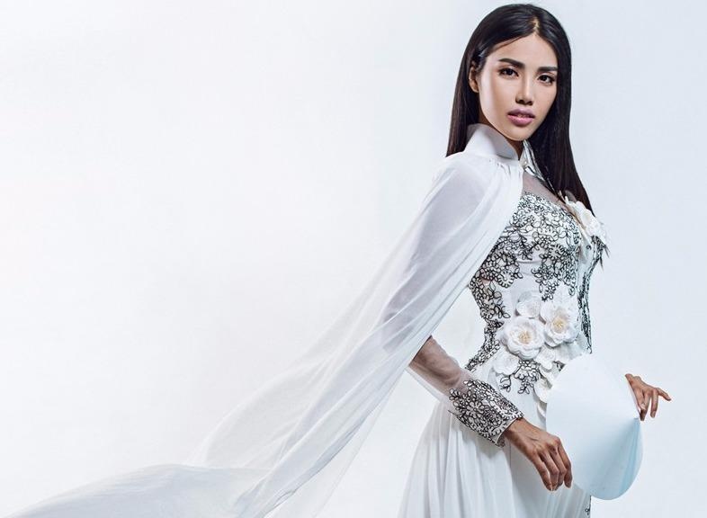 Lan Khue: 'Toi voi Pham Huong khong phai la doi thu' hinh anh